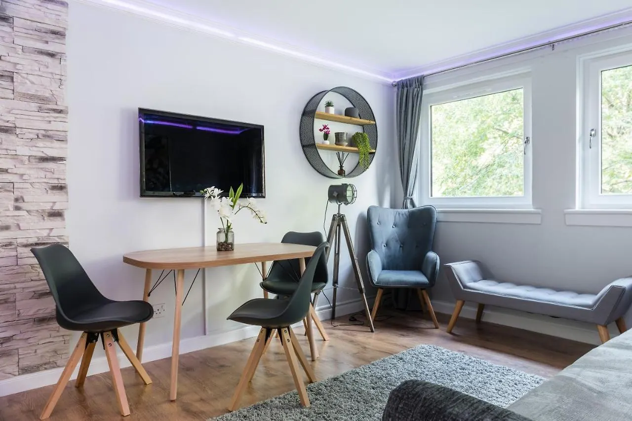City Centre Stylish Apartment With Free Parking EDI