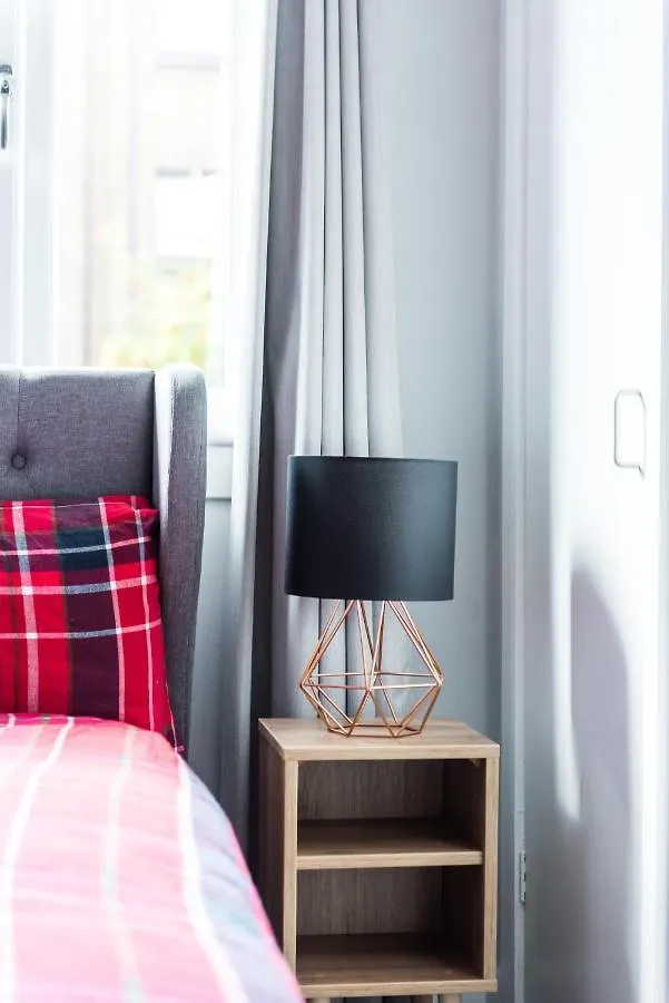 City Centre Stylish Apartment With Free Parking EDI